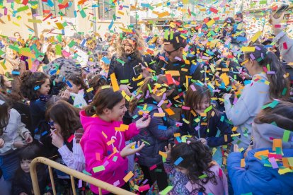 Imatge de la celebració de les campanades per als més petits de la casa a Corsini.