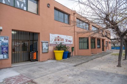 Exterior de l'Escola Sant Salvador.