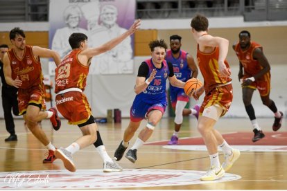 Josep Fermí Cera durant el duel contra l'Horta Godella.