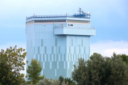 Edifici de contenció de l'antiga central nuclear de Vandellòs I.