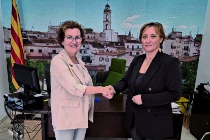 Silvia Monfort amb l'alcaldessa Agnès Ferré.