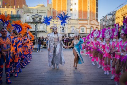 Entrada del Rei Carnestoltes i la Concubina a la plaça Corsini.