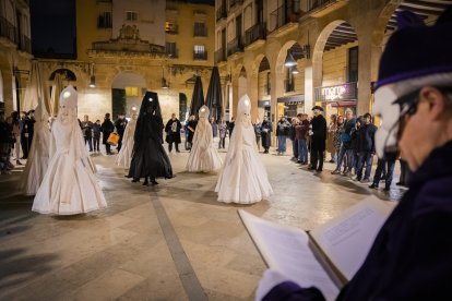 Fotografia del Ball de la Quaresma i les Set Virtuts a les Peixateries Velles.