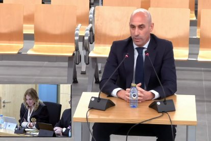 L'expresident de la Federació Espanyola de Futbol Luis Rubiales, declara en el judici contra ell a l'Audiència Nacional.