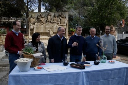 El líder del Partit Popular, Alberto Núñez Feijóo, durant la seva visita a Valls aquest diumenge