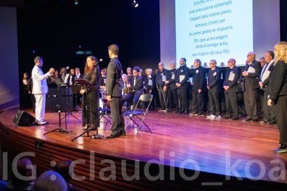Instant de l’actuació del Cor participatiu Arsmusica interpretant l’Oratori Rock ‘Ever Smiling Liberty’ a l’Auditori de la Diputació de Tarragona.