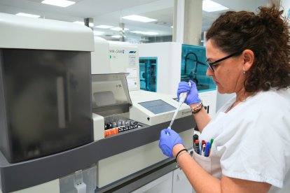 L’HJ23 és el primer centre de la província que incorpora la determinació de pTau217 a plasma, l’analítica de l’Alzheimer.