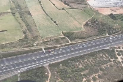Imatge aèria de la via afectada per l'accident