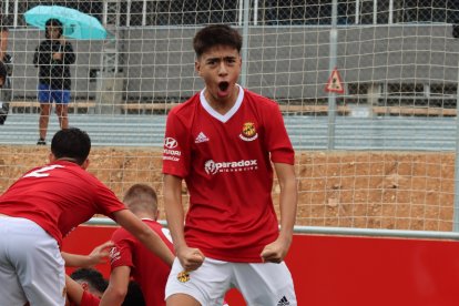Junior Zamorano celebra un gol amb el Nàstic.