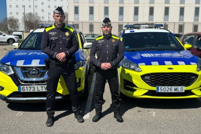 Imatge dels dos agents de la GUT que han pres possessió del càrrec aquest dimarts.
