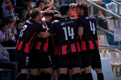 Els jugadors del Reus celebrant un dels gols