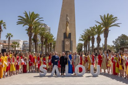 La trobada de representants provincials que aspiren a convertir-se en Miss RNB Espanya 2025 ahir al Passeig Jaume I de Salou.