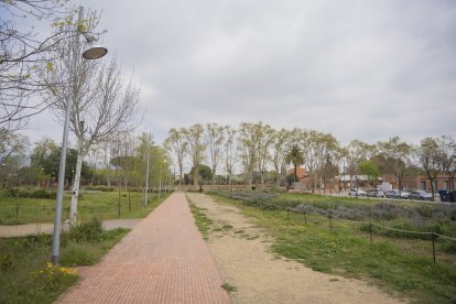 El parc s’estructura al voltant de camins aromàtics, amb plantes amb colors de floració intensos.