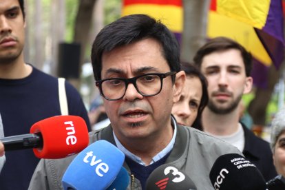 El portaveu dels Comuns i secretari primer de la Mesa del Congrés, Gerardo Pisarello, en una atenció als mitjans a Barcelona