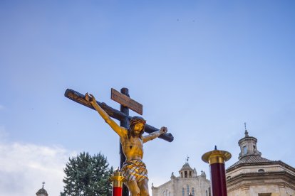 Viacrucis procesional del Lunes Santo en Tarragona.