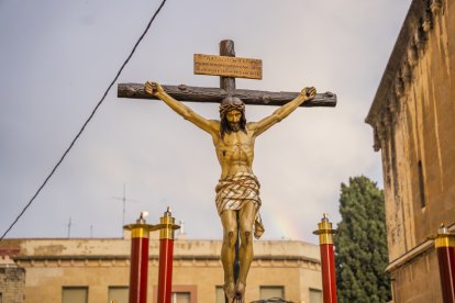Viacrucis procesional del Lunes Santo en Tarragona.