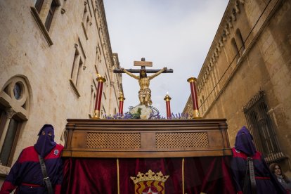 Viacrucis procesional del Lunes Santo en Tarragona.