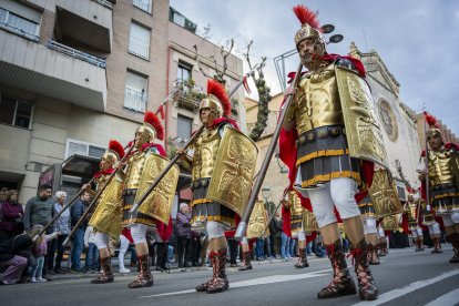 El pelotón de los armados de la R. y V. Congregació de la Puríssima Sang.