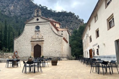 Zona del santuari de la Fontcalda de Gandesa.