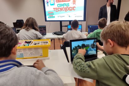 Fotografia del campus tecnològic organitzat pel Clúster TIC.