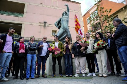 Els parlaments es van dur a terme a la plaça de la Dona Treballadora, a peus de l’estàtua que la presideix.
