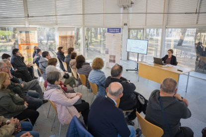 Fotografia de la primera activitat del cicle Primavera al Cementiri de 2025.