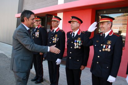 El director general de la Policia, Josep Lluís Trapero, saludant als comandaments del cos de la regió policial del Camp de Tarragona.