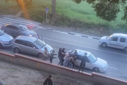 Uns instant de la batalla campal a Sant Salvador.