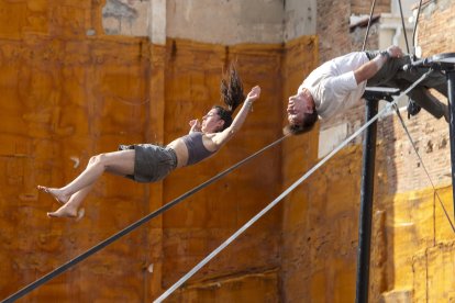 Fotografia de l’espectacle 'Ninguna Palabra' de Balbál Company durant la Fira Trapezi 2025.