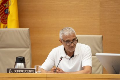 L'actual portaveu de la mesquita de Ripoll, Hamid Barbach, en la seva compareixença a la comissió d'investigació del Congrés.