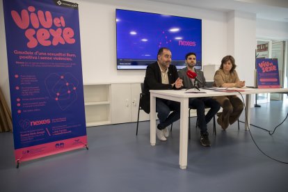 Els edils Enrique Martín i Daniel Marcos, amb Olga Ochoa, gerent d’Atenció Primària i a la Comunitat de l’ICS al Camp de Tarragona.