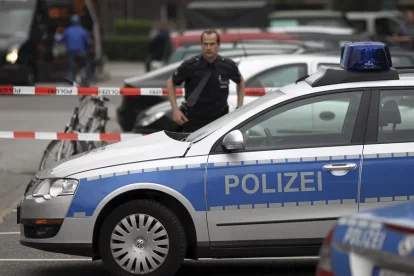 Un agent de policia a Hamburgo.