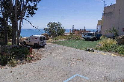 L’antic edifici de l’Hostal del Sol va tancar les seves portes l’any 1976, però no es va enderrocar fins al 2010.