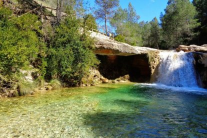 Imagen de una cascada en el Toll de Vidre.