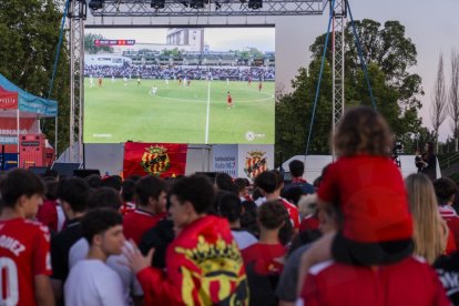 Imatge de la retrasmissió del Ceuta-Nàstic al Parc Francolí l'any passat.