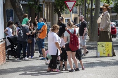 Els afectats van concentrar-se a les portes de l’Escola Rubió i Ors.