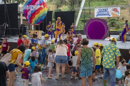 El grup d’animació infantil Els Atrapasomnis van fer ballar els més petits amb el seu espectacle.