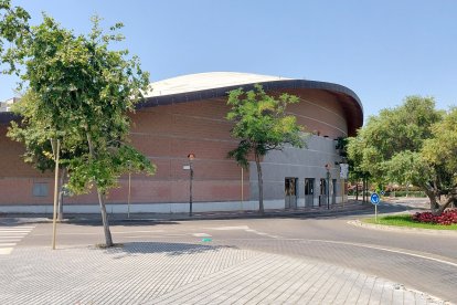 Exterior del Palau d’Esports de Cambrils.