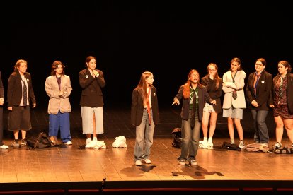 Amb ‘Ellas contra ellos’ es va tancar l’edició del 2025 de la Mostra de Teatre Jove.