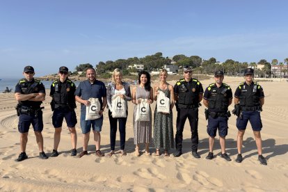 La col·laboració entre l’Associació i la GUT busca afavorir la convivència i l’atenció ciutadana durant els mesos d’alta afluència.