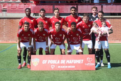La plantilla de la Pobla de Mafumet abans d'un partit.