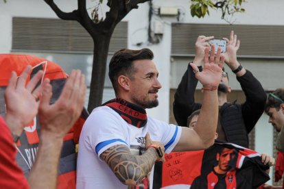 El tècnic Marc Carrasco durant la celebració de l’ascens.