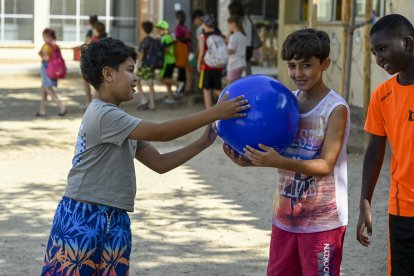 Està previst que 30.000 infants i adolescents participin durant els mesos de juny, juliol i agost en campaments i colònies.