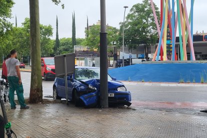 Imagen del coche accidentado en Reus.