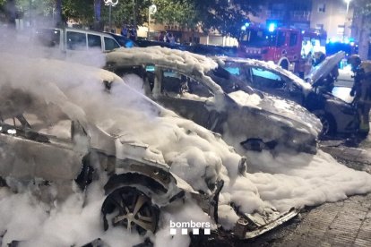 Imatges dels tres vehicles afectats per l'incendi a SPiSP.