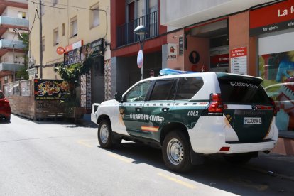 Operatiu de la Guàrdia Civil a Cubelles en el marc del desmantellament d’un grup criminal d’explotació de persones.