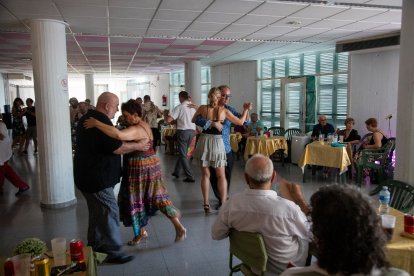 Milonguers i milongueres el darrer diumenge, a l'esdeveniment celebrat per acomiadar la Cristina Pérez.