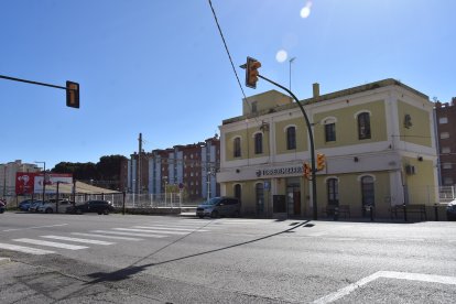 Imatge d’arxiu de l’estació de tren de Torredembarra, per la qual passen combois amb substàncies potencialment perilloses.