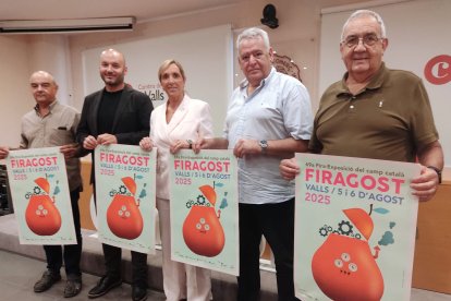 Imatge de la presentació de la Firagost 2025, amb representants institucionals i del teixit empresarial.