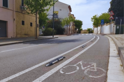 Imatge del carril bici al carrer Marquès de Tamarit.